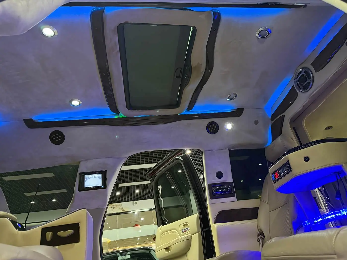 Cadillac Escalade 2010 — Photo 10/20