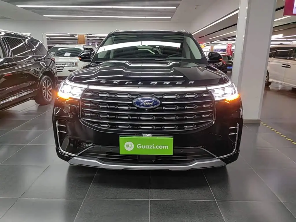 Ford Explorer 2025 — Фото 3/20
