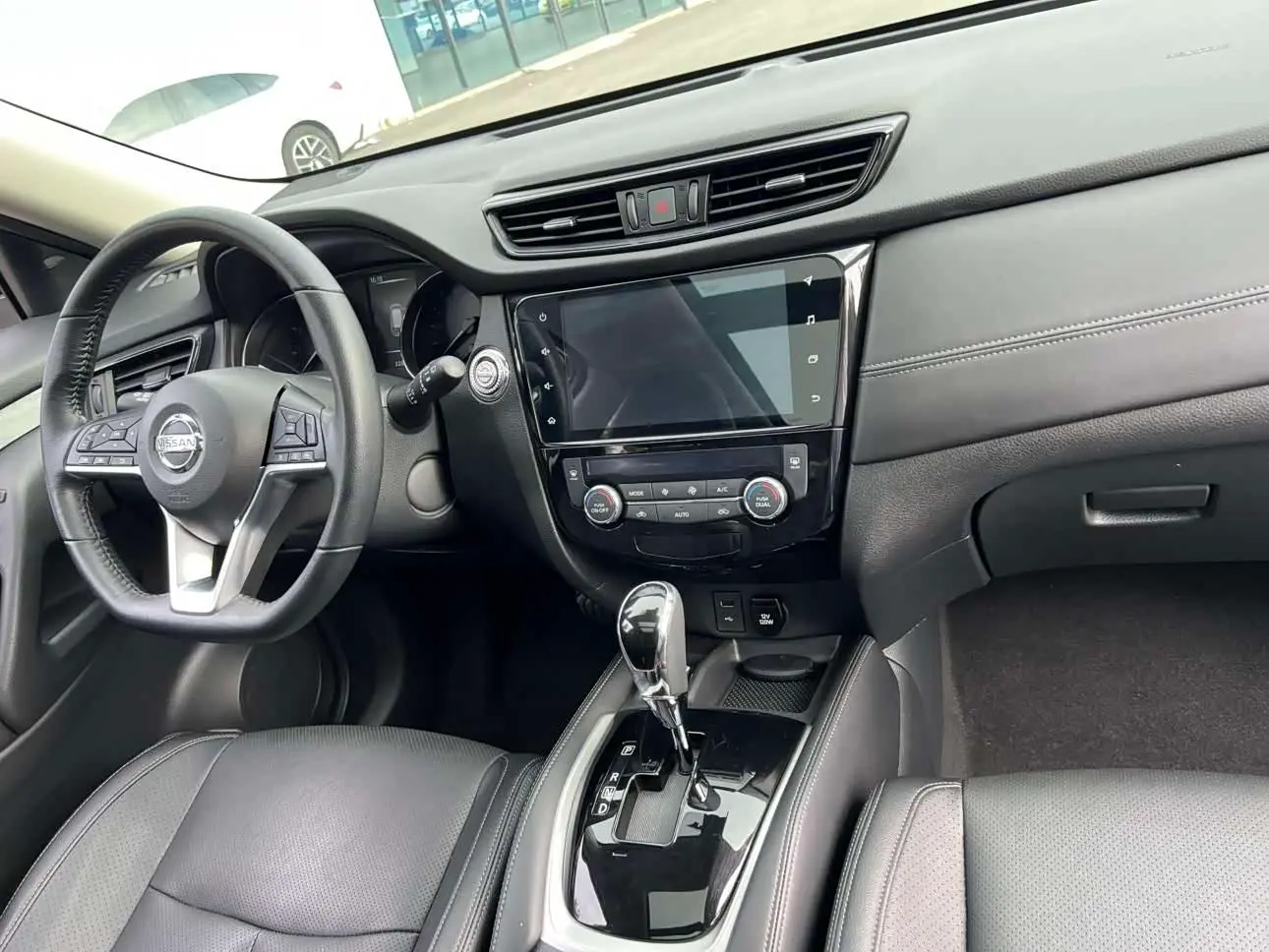 Nissan X-Trail 2024 — Photo 10/17