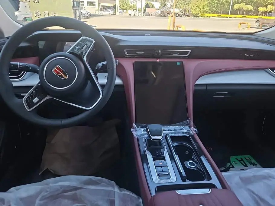 Hongqi H5 PHEV 2026 — Şəkil 12/16