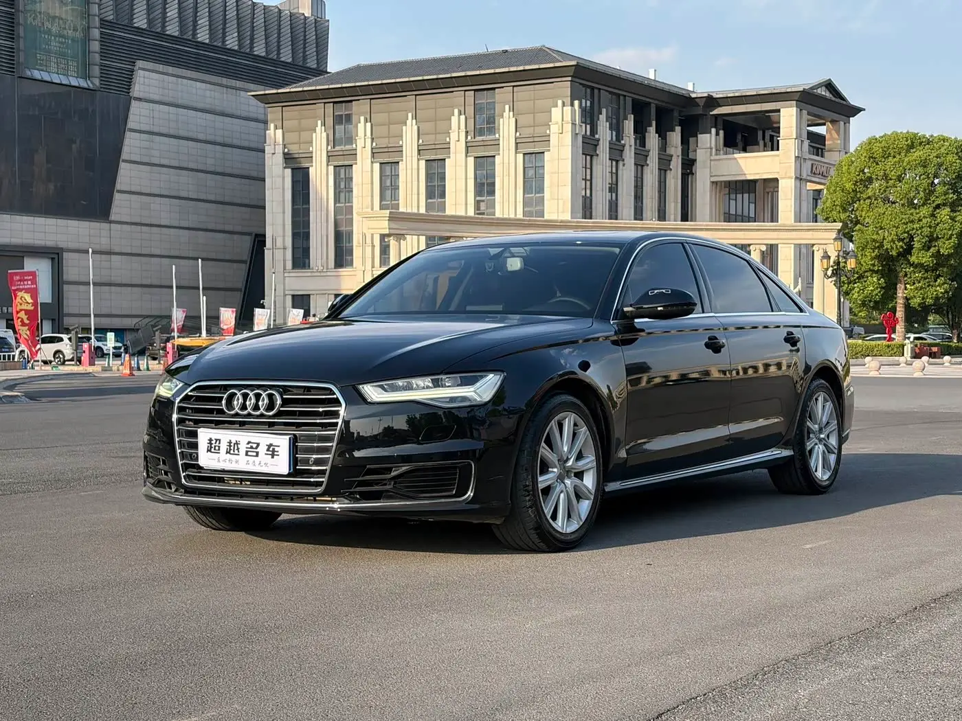 Audi A6L 2018 — Фото 1/14