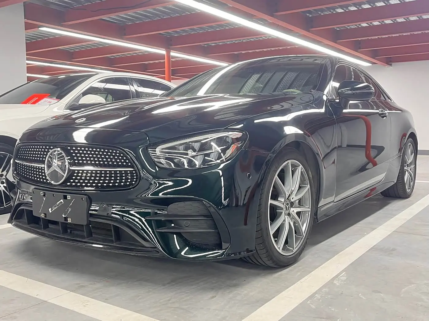 Mercedes-Benz E-Class 2022 — Photo 1/15