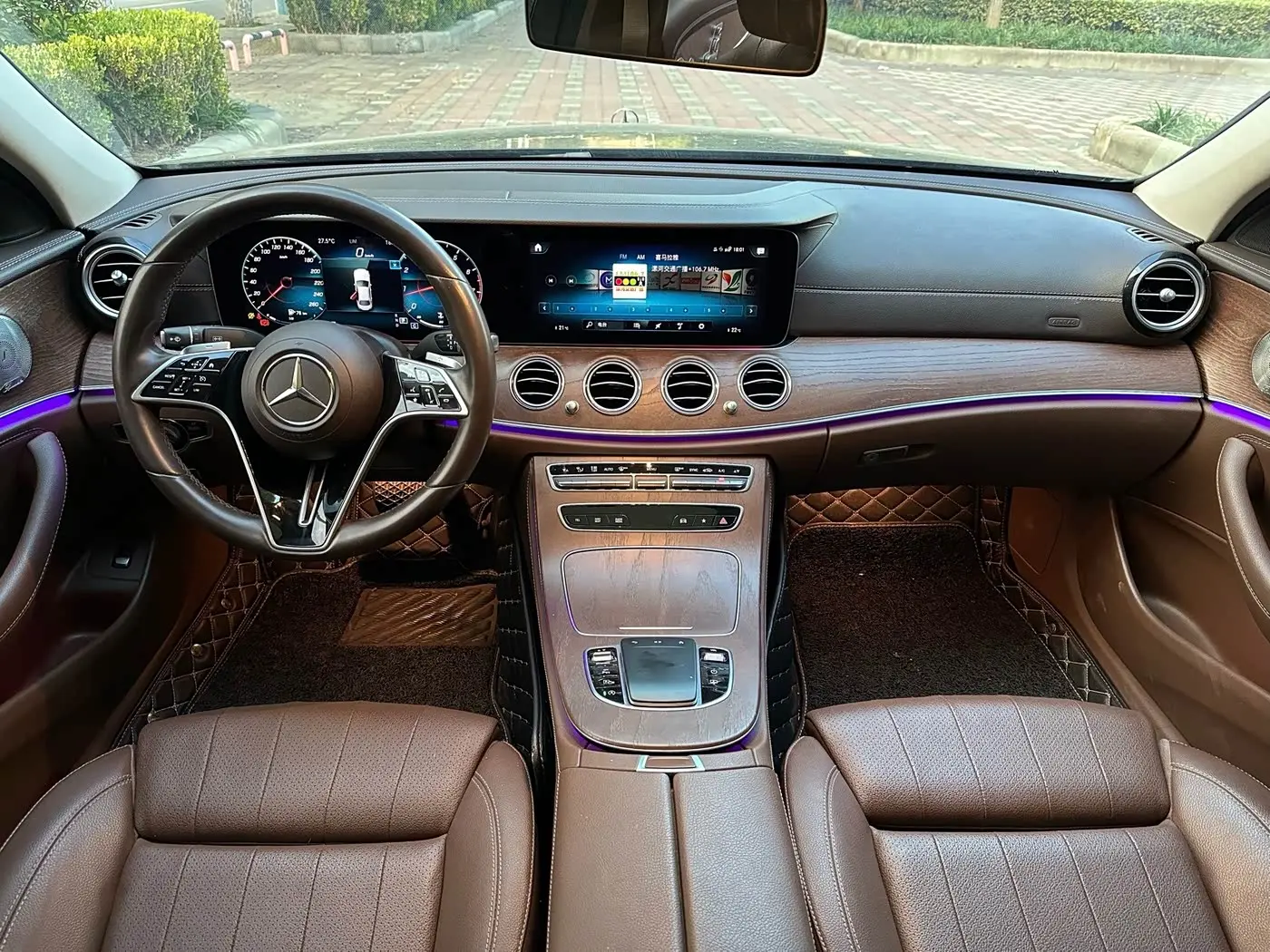 Mercedes-Benz E-Class 2022 — Photo 7/20