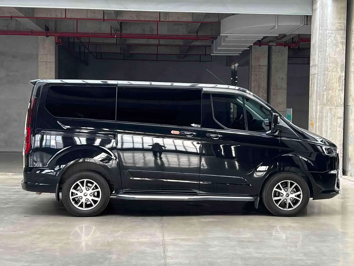 Ford Tourneo 2023 — Фото 3/16