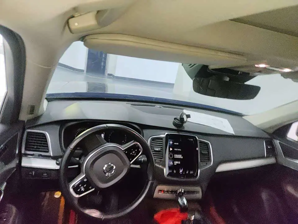 Volvo XC90 2019 — Photo 5/9