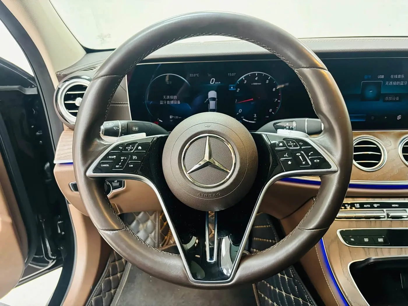 Mercedes-Benz E-Class 2021 — Фото 15/17