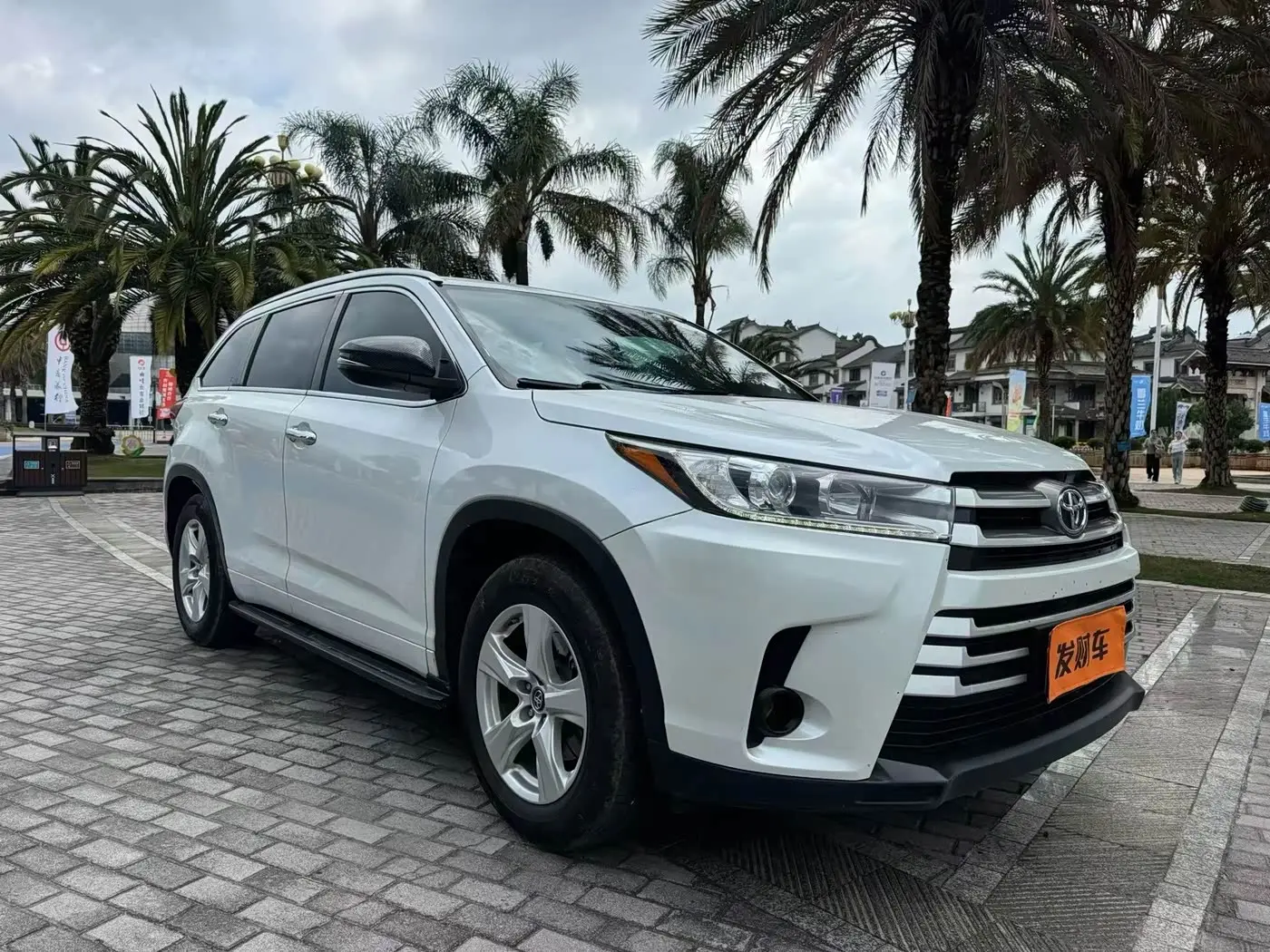 Toyota Highlander 2021 — Фото 3/9