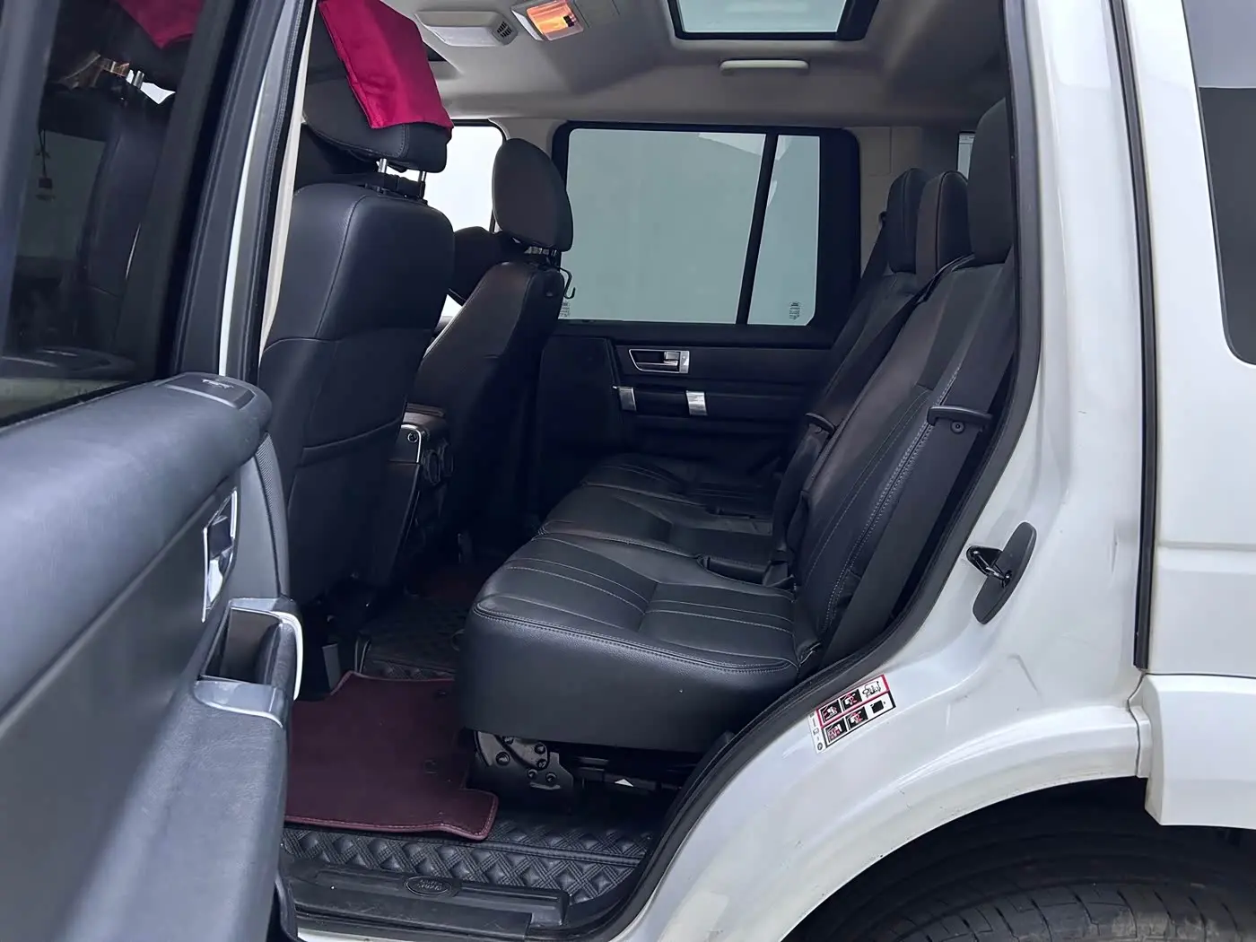 Land Rover Discovery 2017 — Photo 9/20