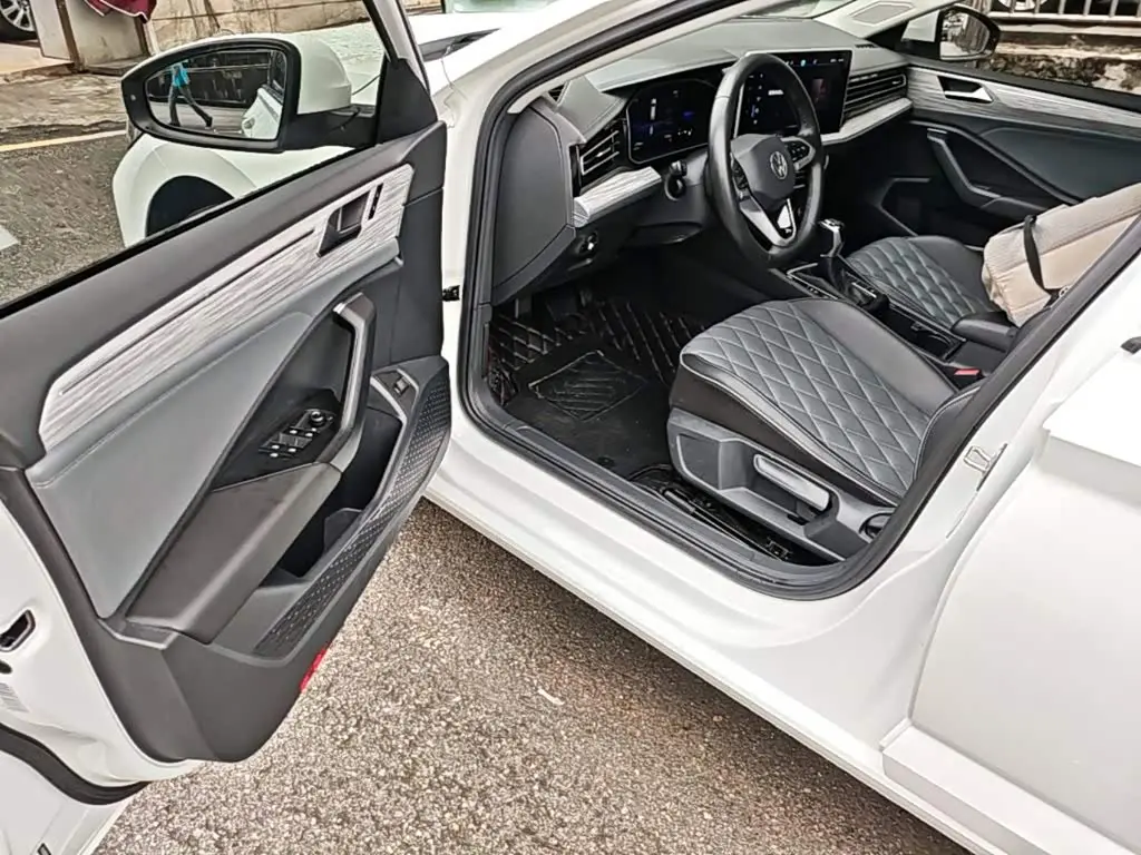 Volkswagen Sagitar 2022 — Photo 16/20