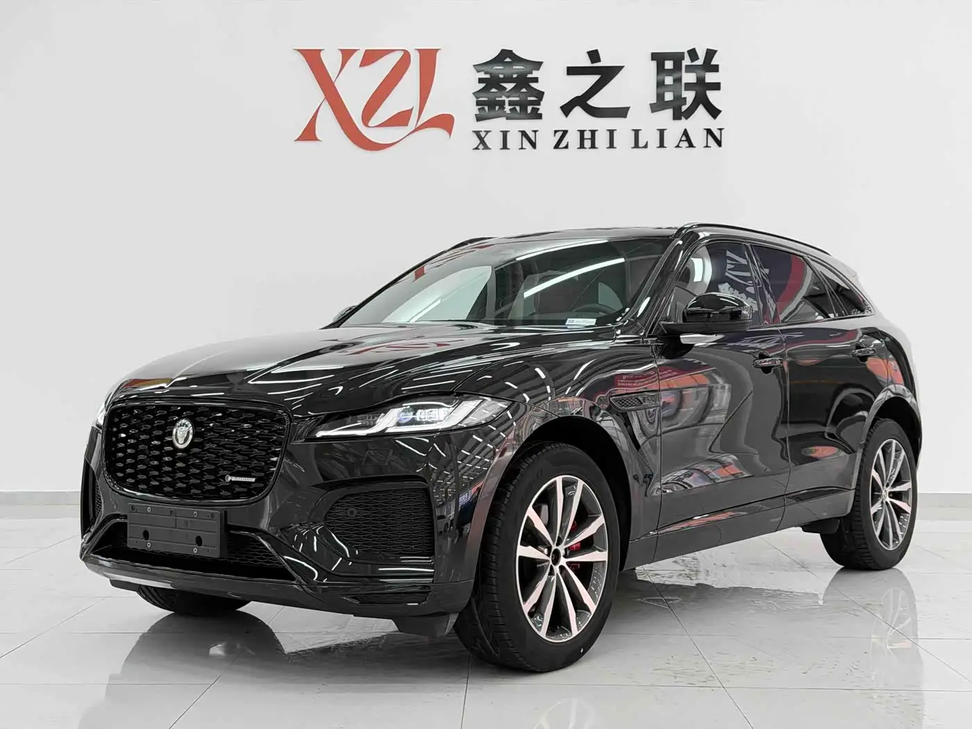 Jaguar F-PACE, 2023