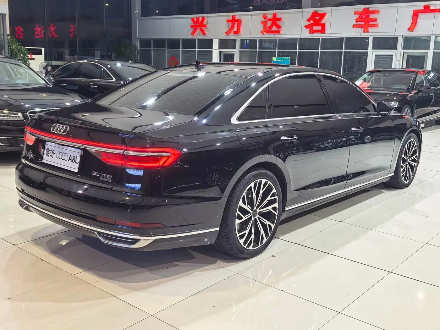 Audi A8 2021 — Photo 3/10