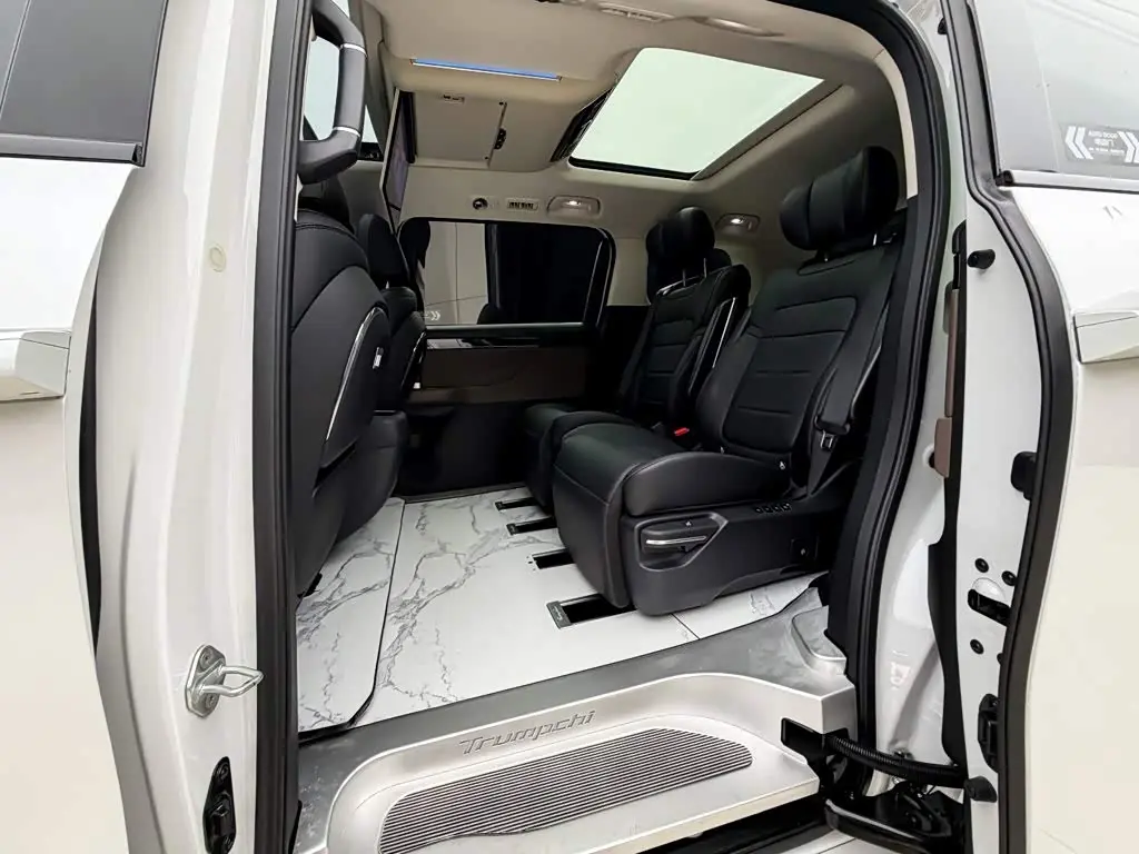 GAC Trumpchi Trumpchi E8 NEV 2024 — Фото 12/16