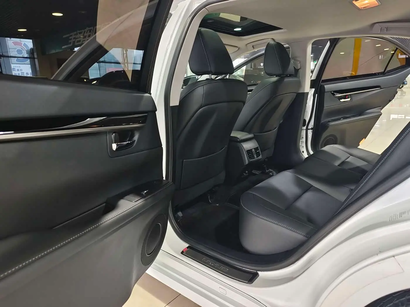 Lexus ES 2014 — Şəkil 11/16