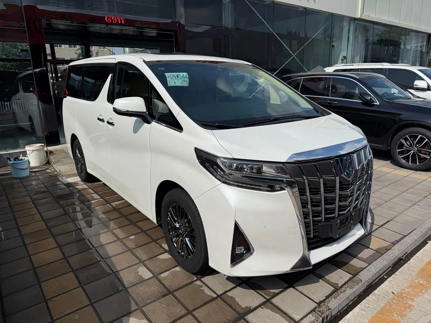Toyota Alphard 2021 — Photo 4/17