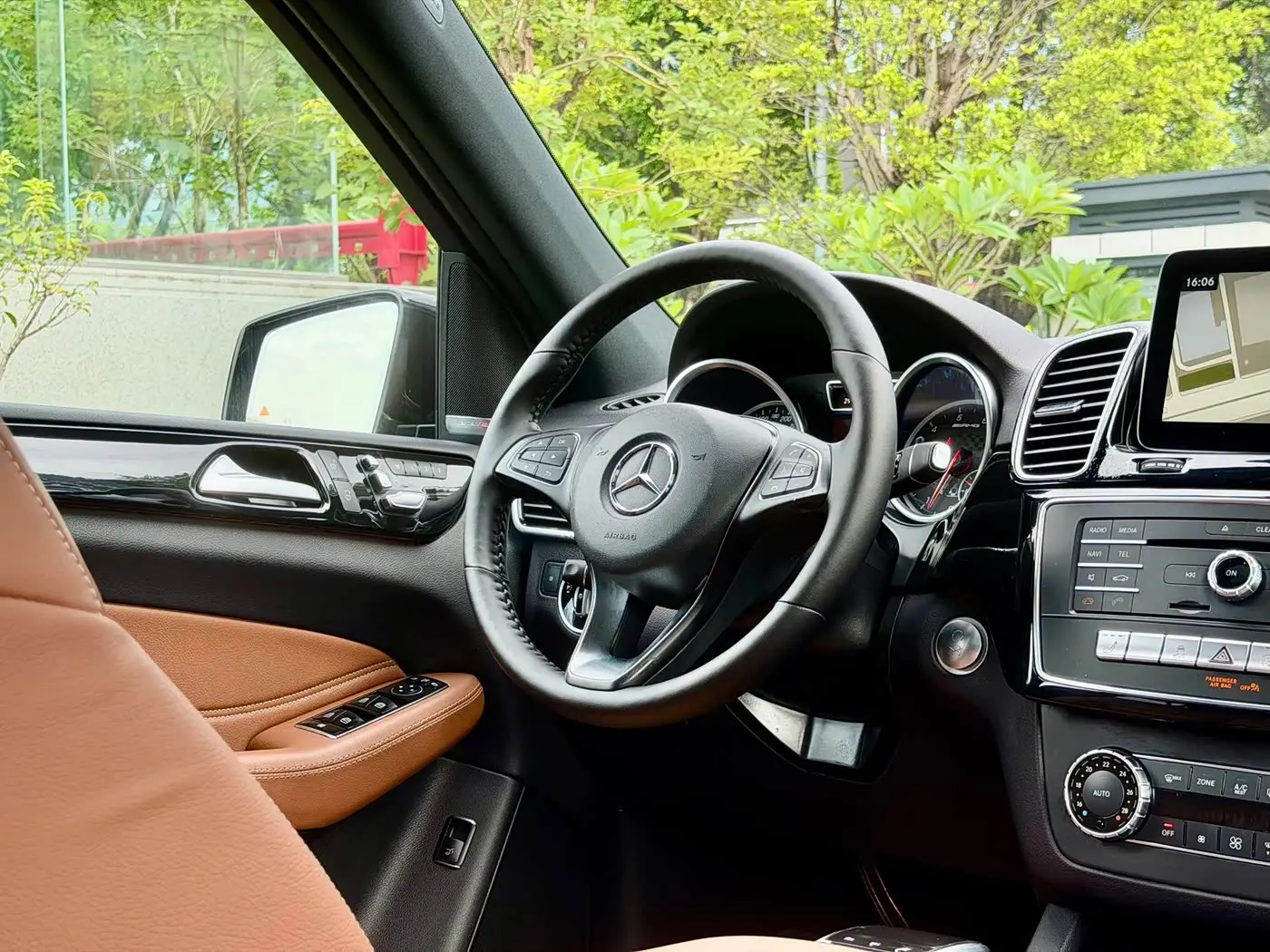 Mercedes-Benz GLE AMG 2018 — Photo 14/20