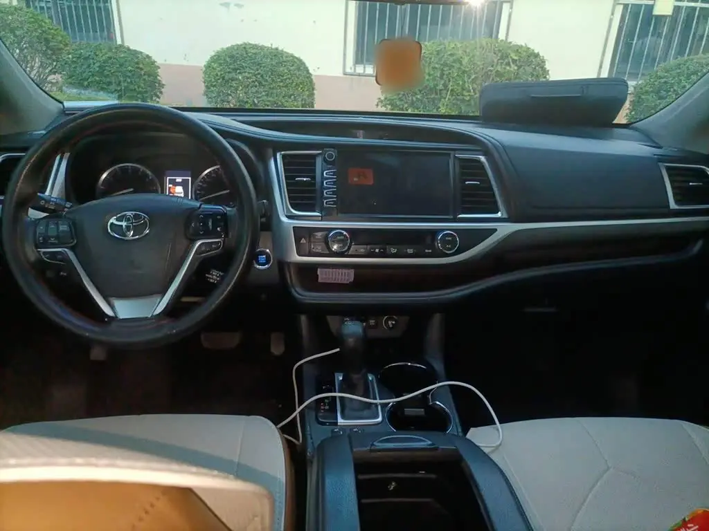 Toyota Highlander 2020 — Фото 5/20
