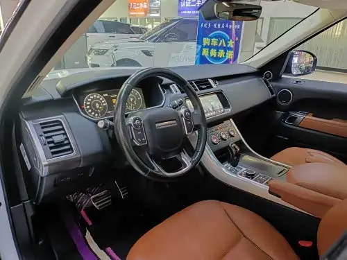 Land Rover Range Rover Sport 2018 — Photo 6/12