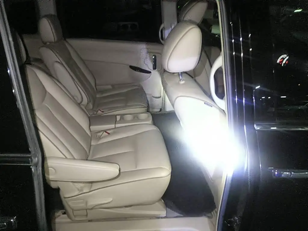 Nissan Quest 2013 — Şəkil 11/15