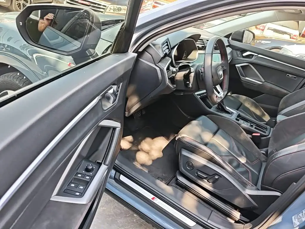 Audi Q3 Sportback 2023 — Фото 16/20
