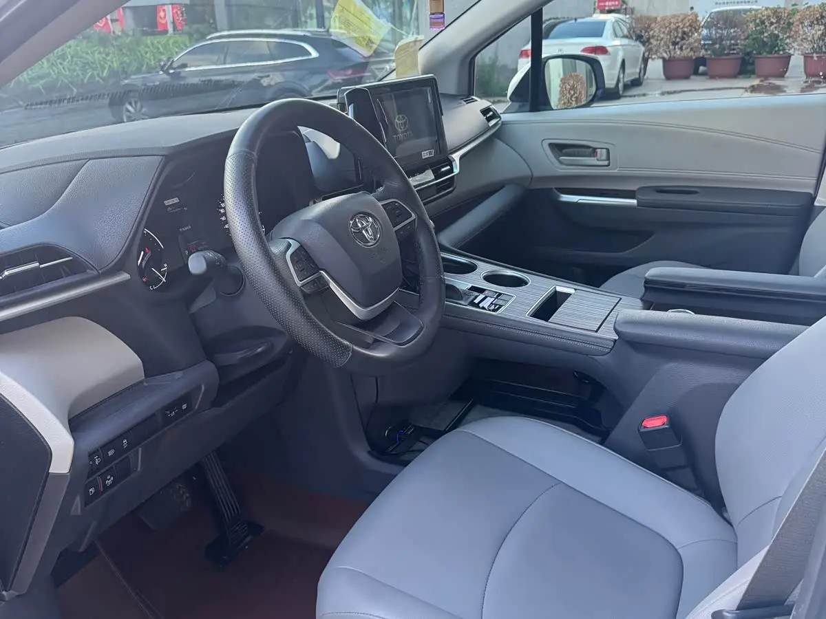 Toyota Granvia 2023 — Şəkil 11/14