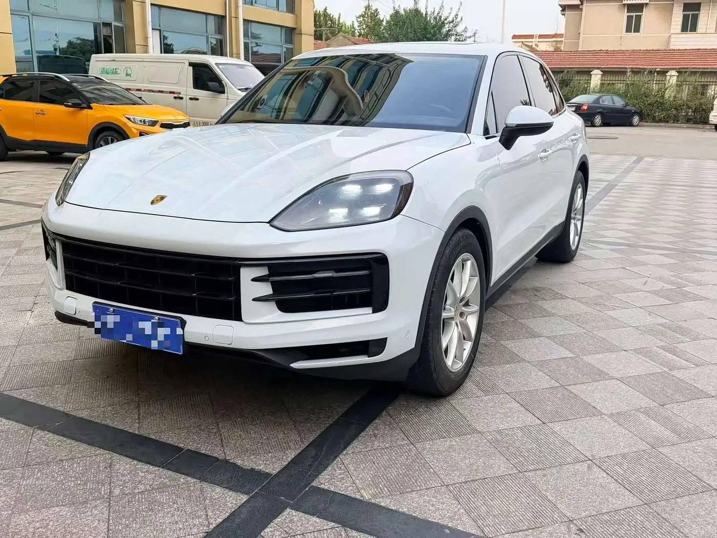 Porsche Cayenne 2023 — Фото 1/6