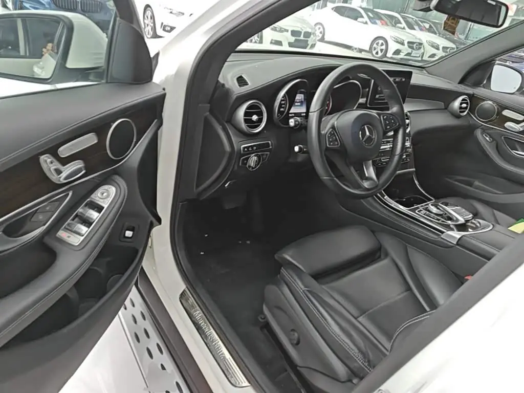Mercedes-Benz GLC 2016 — Фото 16/20