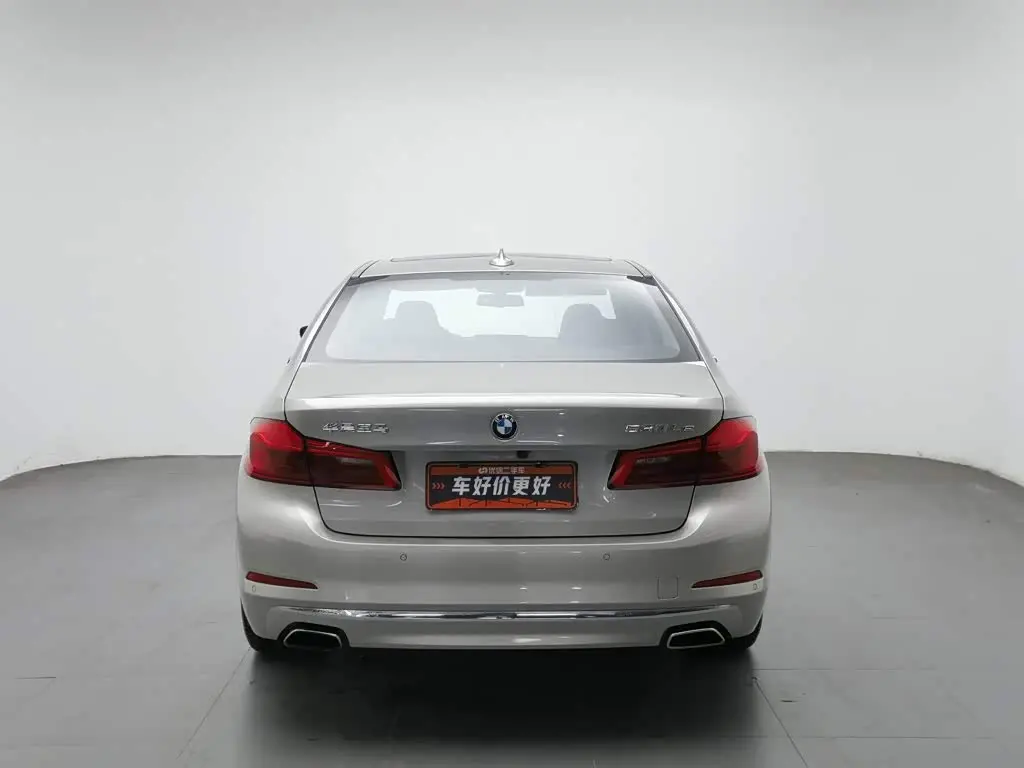 BMW 5 Series New Energy 2018 — Фото 4/20