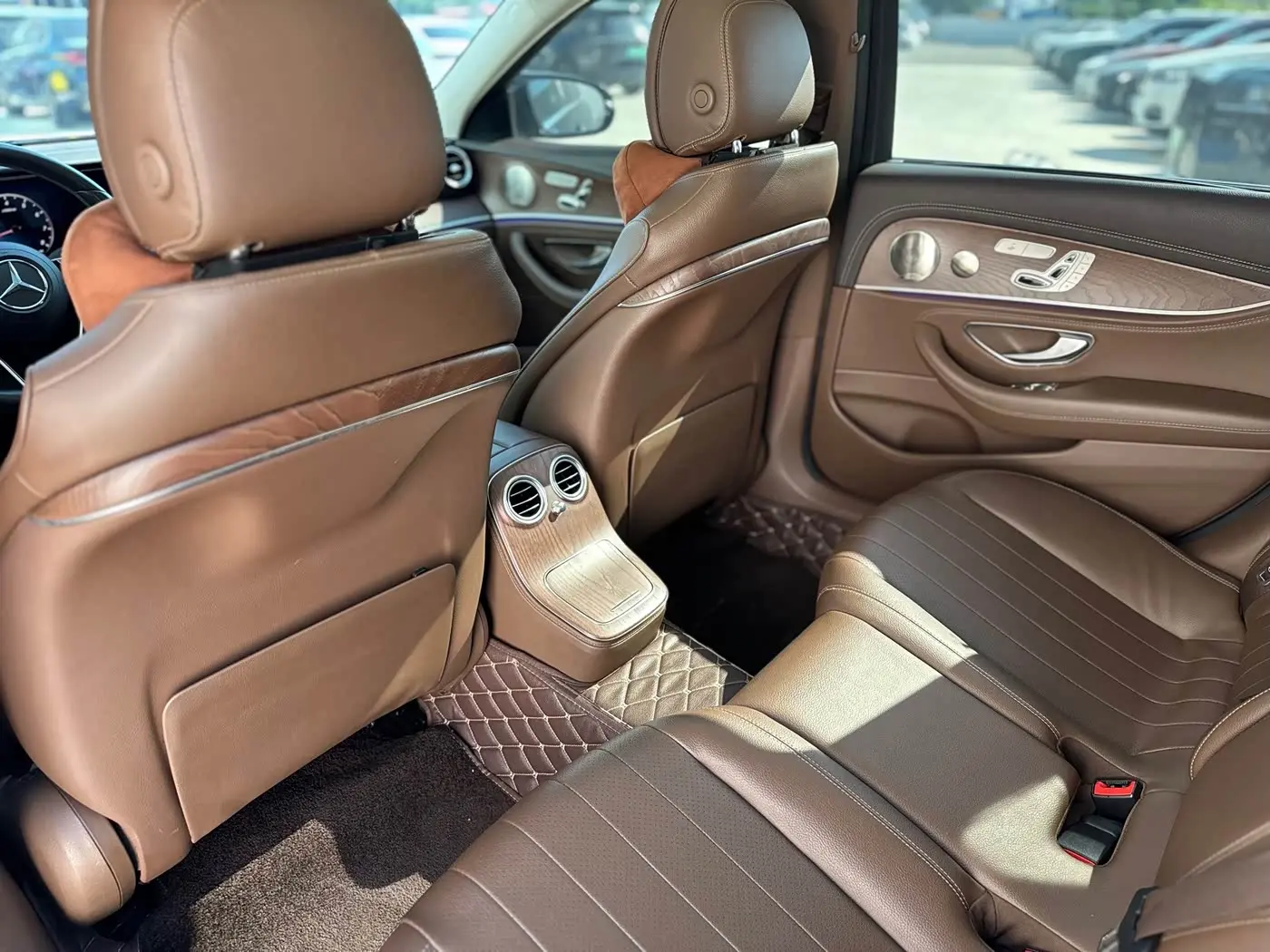 Mercedes-Benz E-Class 2022 — Фото 10/20