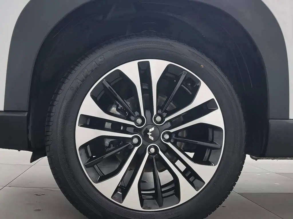 Wuling Motors Starlight 560 NEV 2026 — Фото 17/20