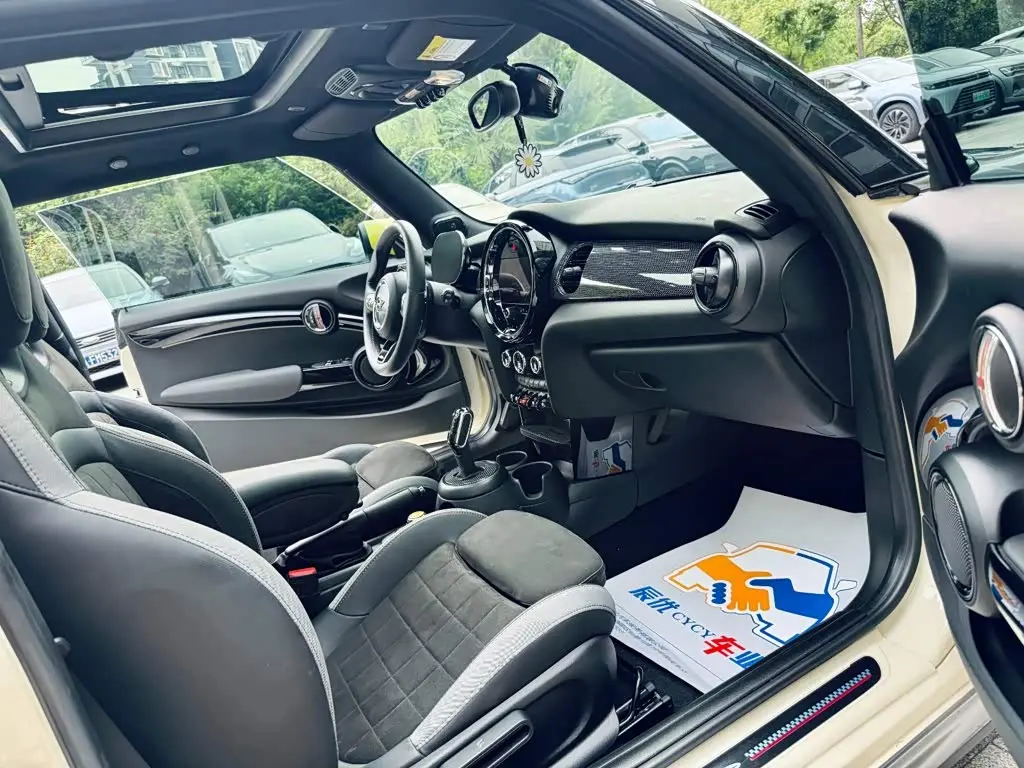 MINI MINI 2021 — Photo 13/17