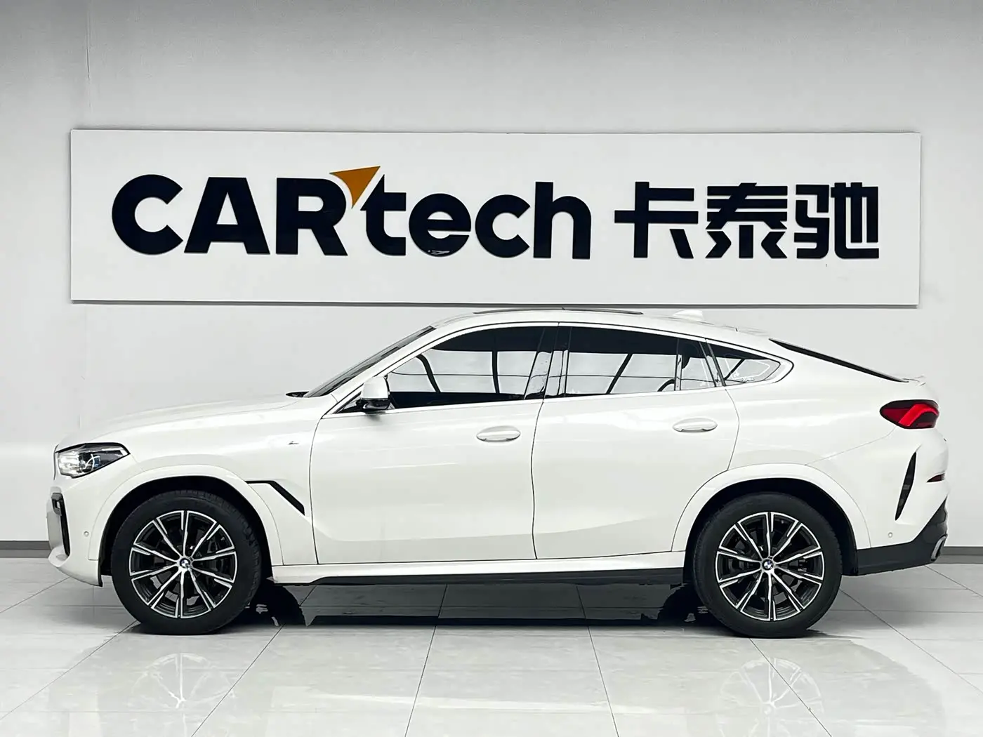 BMW X6 2020 — Photo 2/15