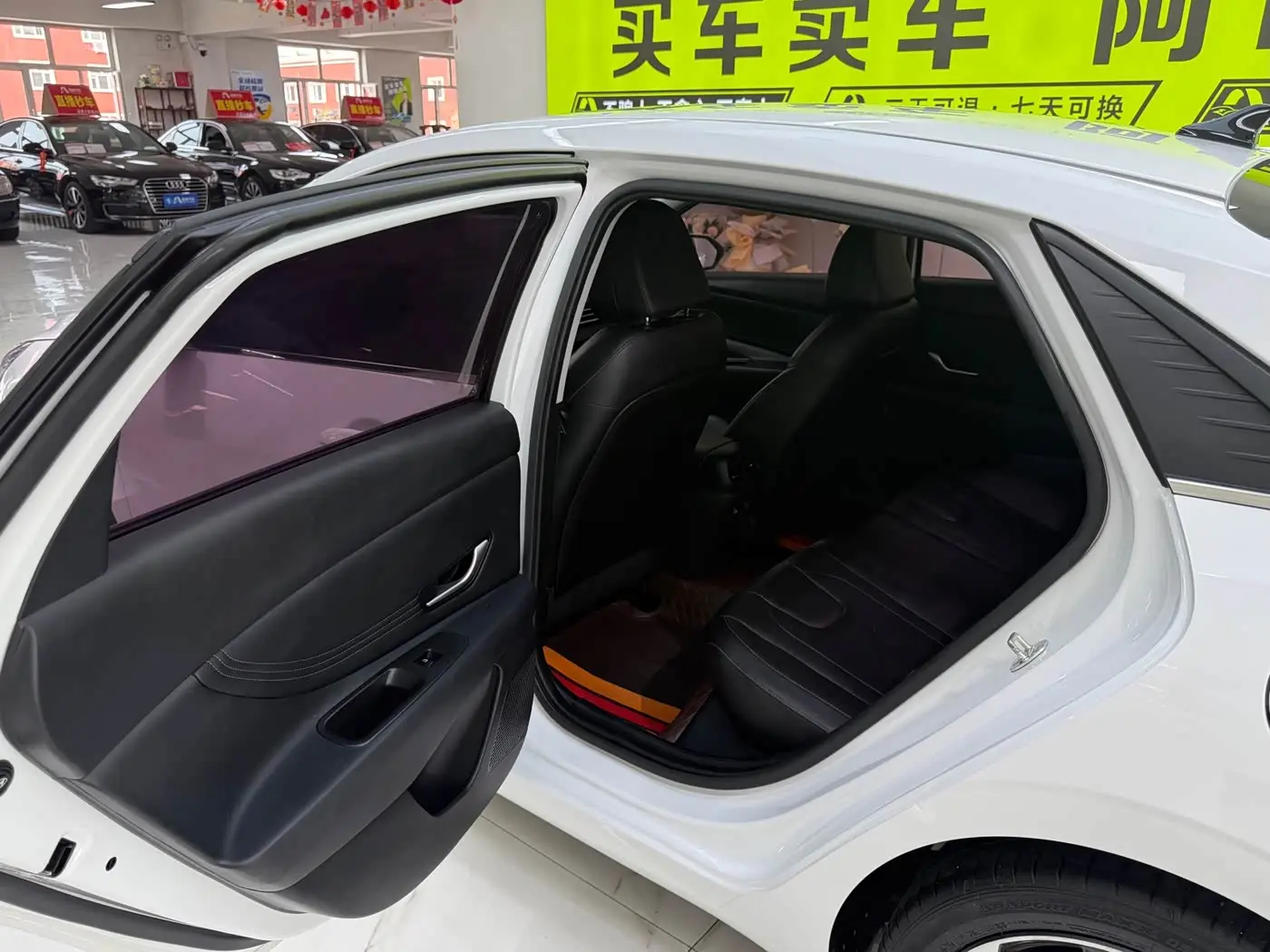 Hyundai Elantra 2022 — Şəkil 17/20