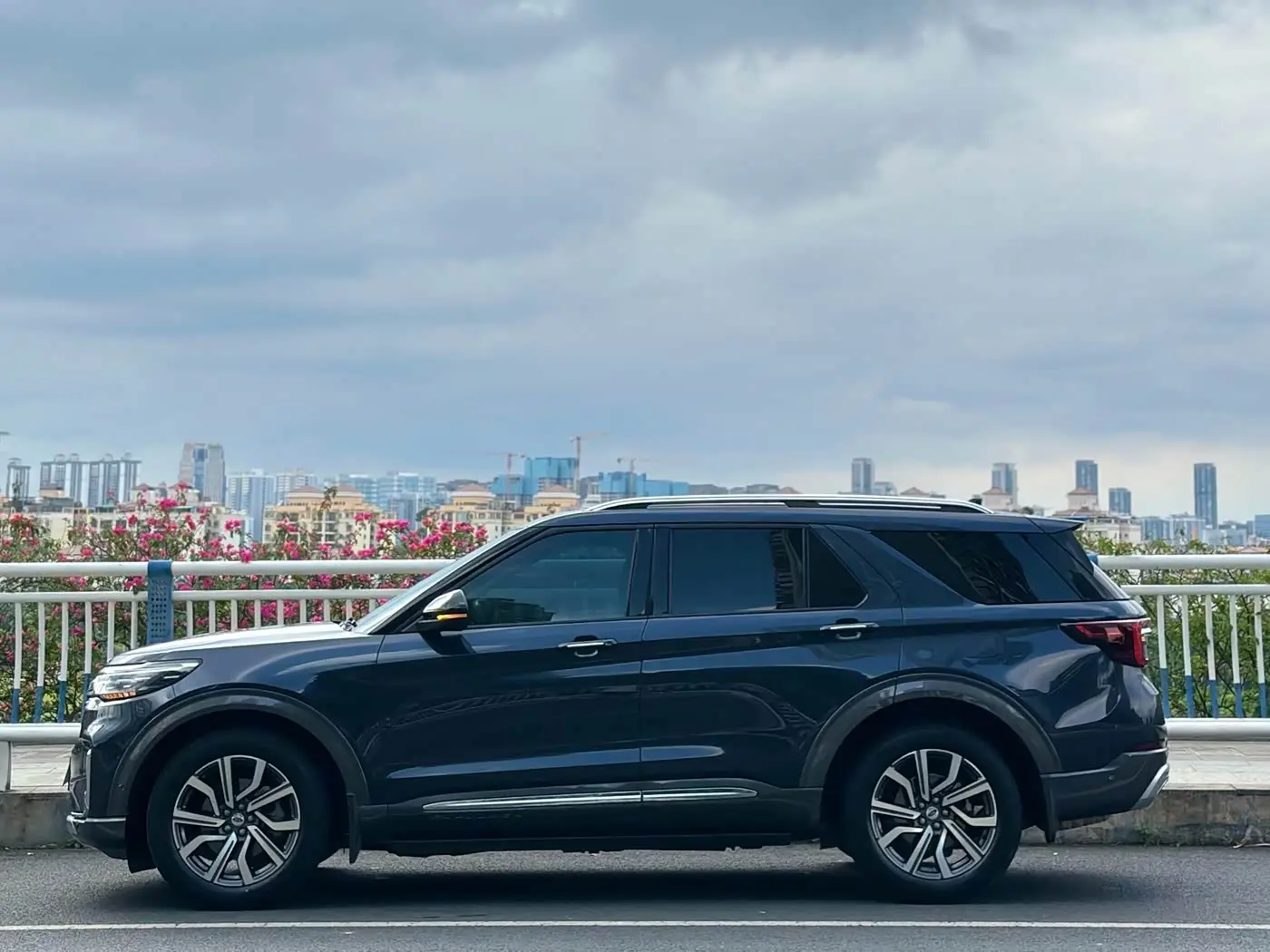 Ford Explorer 2022 — Photo 4/15