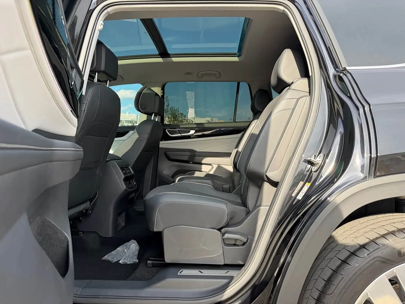 Volkswagen Teramont 2023 — Photo 9/20