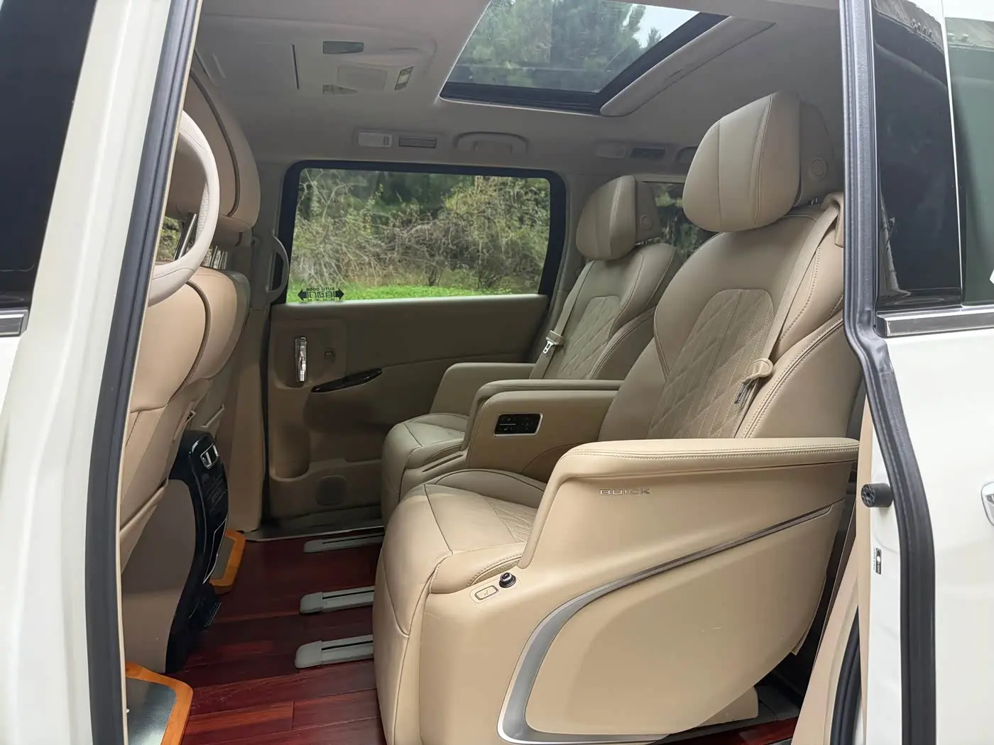 Nissan Quest 2018 — Şəkil 6/11
