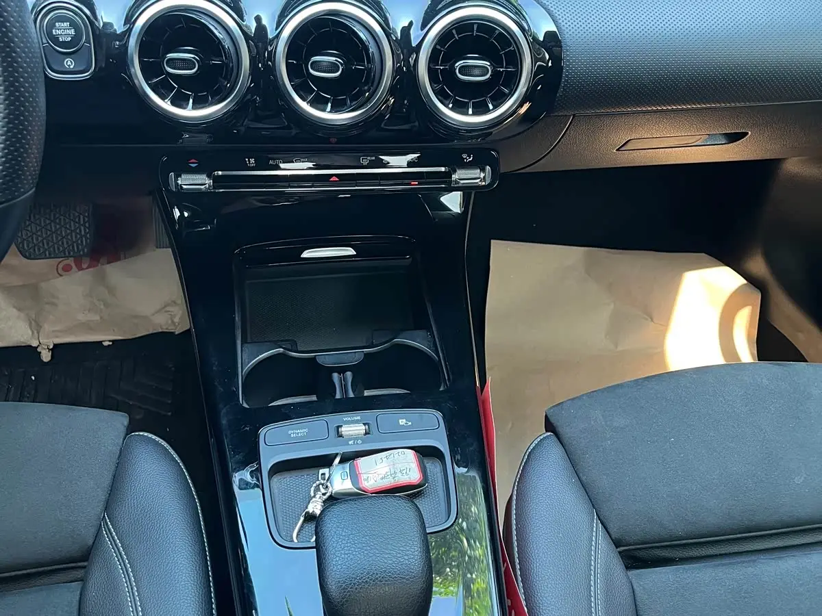 Mercedes-Benz A-Class 2019 — Şəkil 11/14