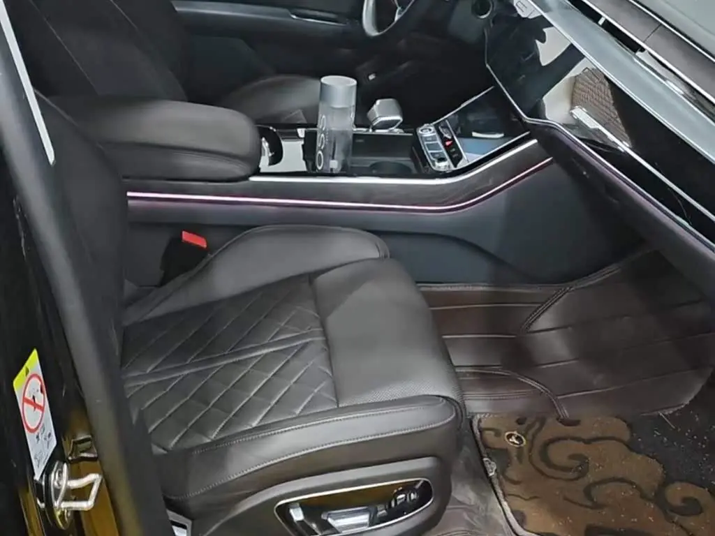 Audi A8 2022 — Photo 6/9