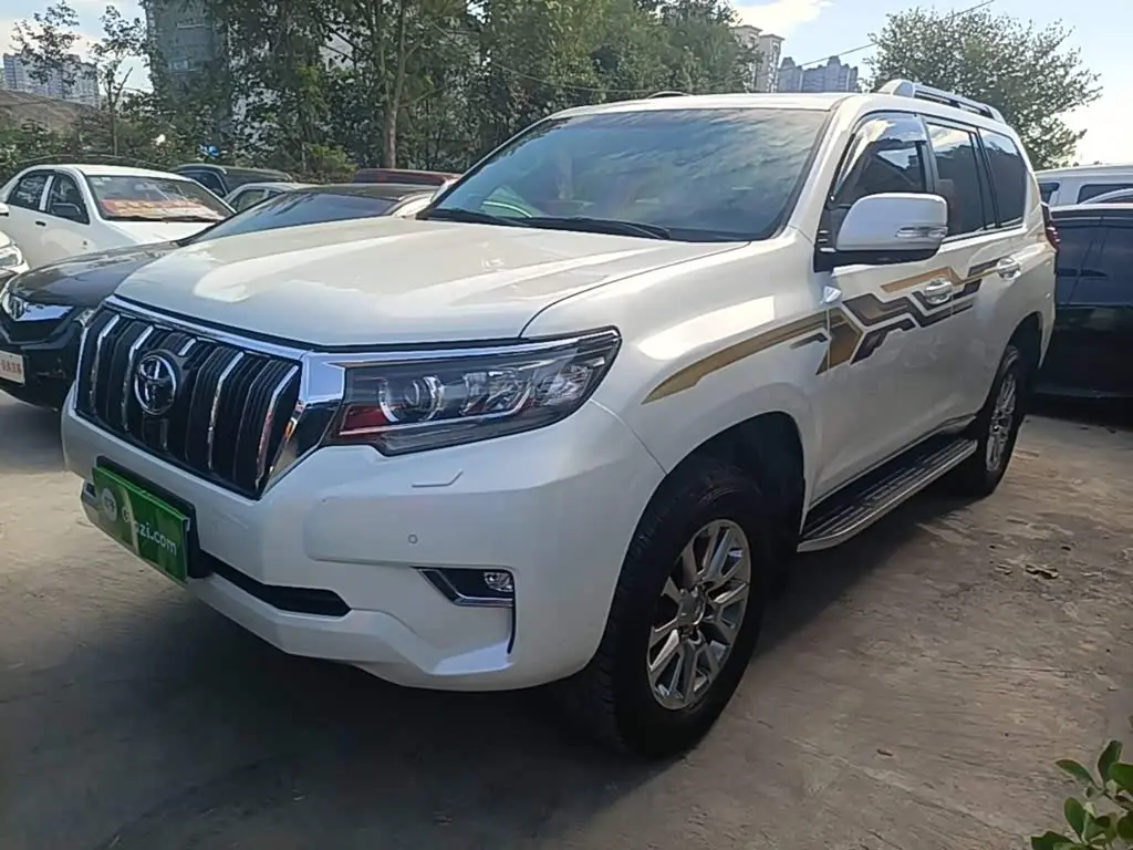 Toyota Prado 2019 — Photo 1/19
