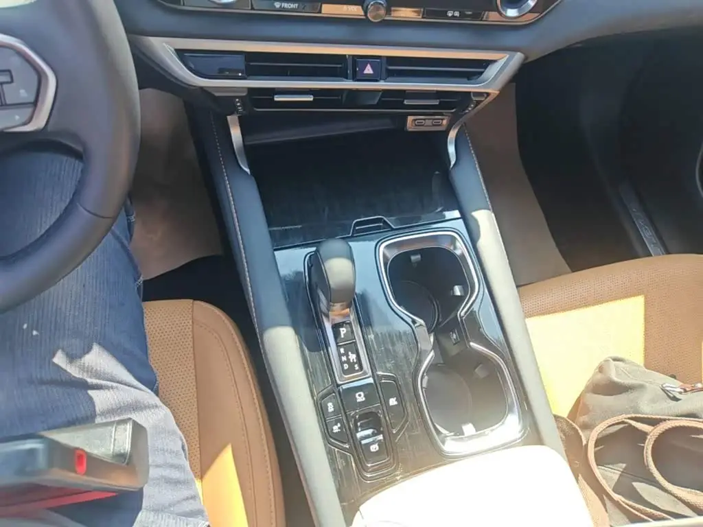 Lexus RX 2024 — Photo 13/19