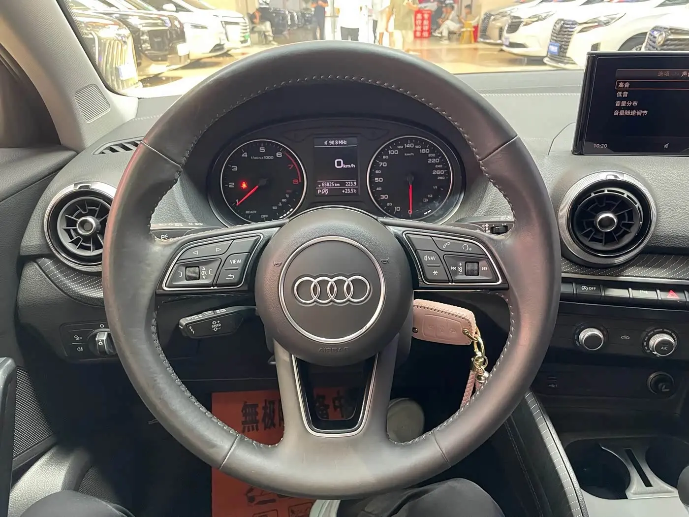 Audi Q2L 2022 — Фото 17/17