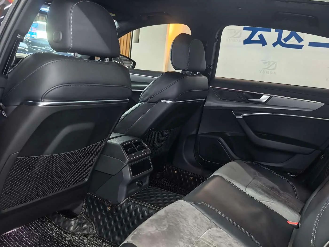 Audi A6L 2021 — Photo 10/12