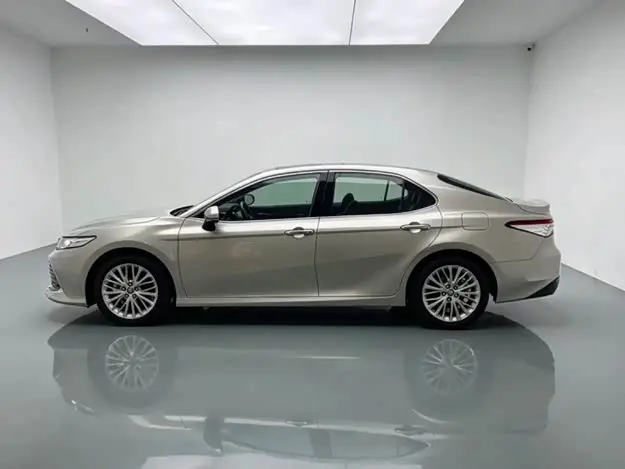Toyota Camry 2019 — Фото 7/19