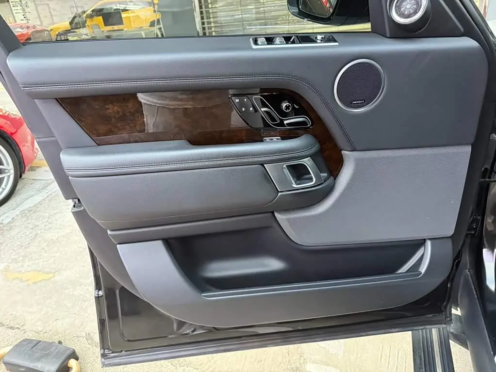 Land Rover Range Rover 2022 — Фото 8/13
