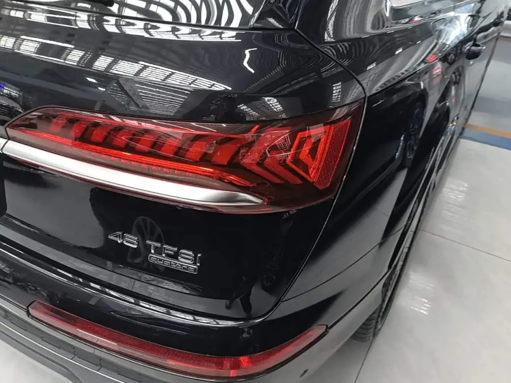 Audi Q7 2021 — Şəkil 8/20