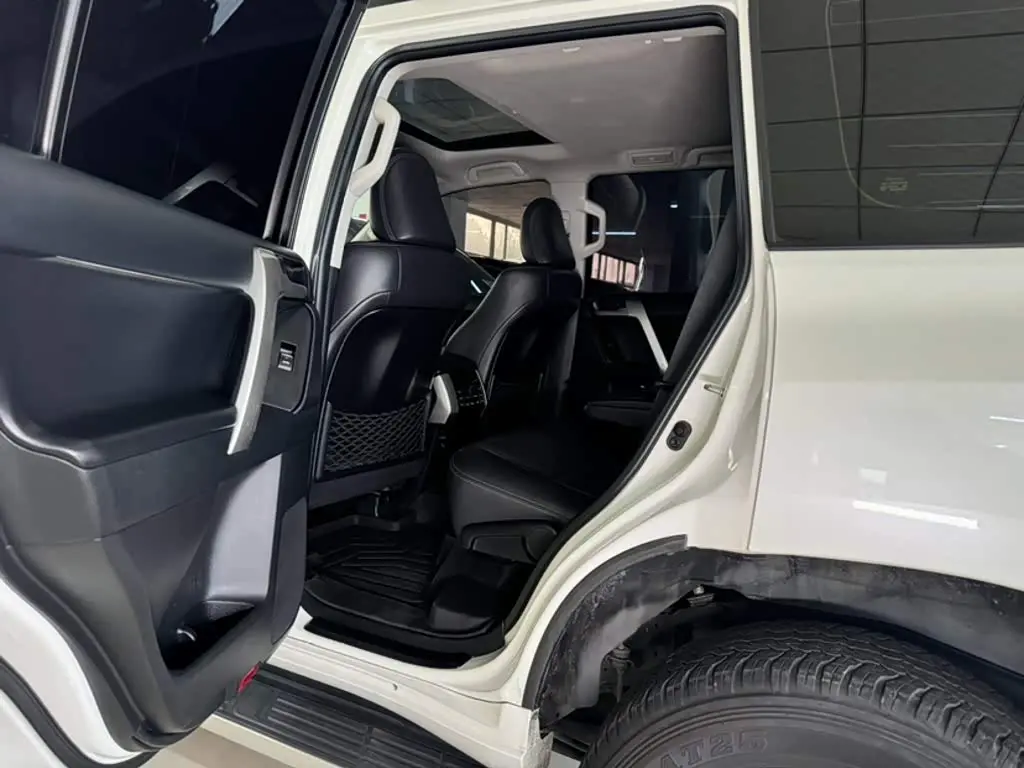 Toyota Prado 2020 — Photo 12/20