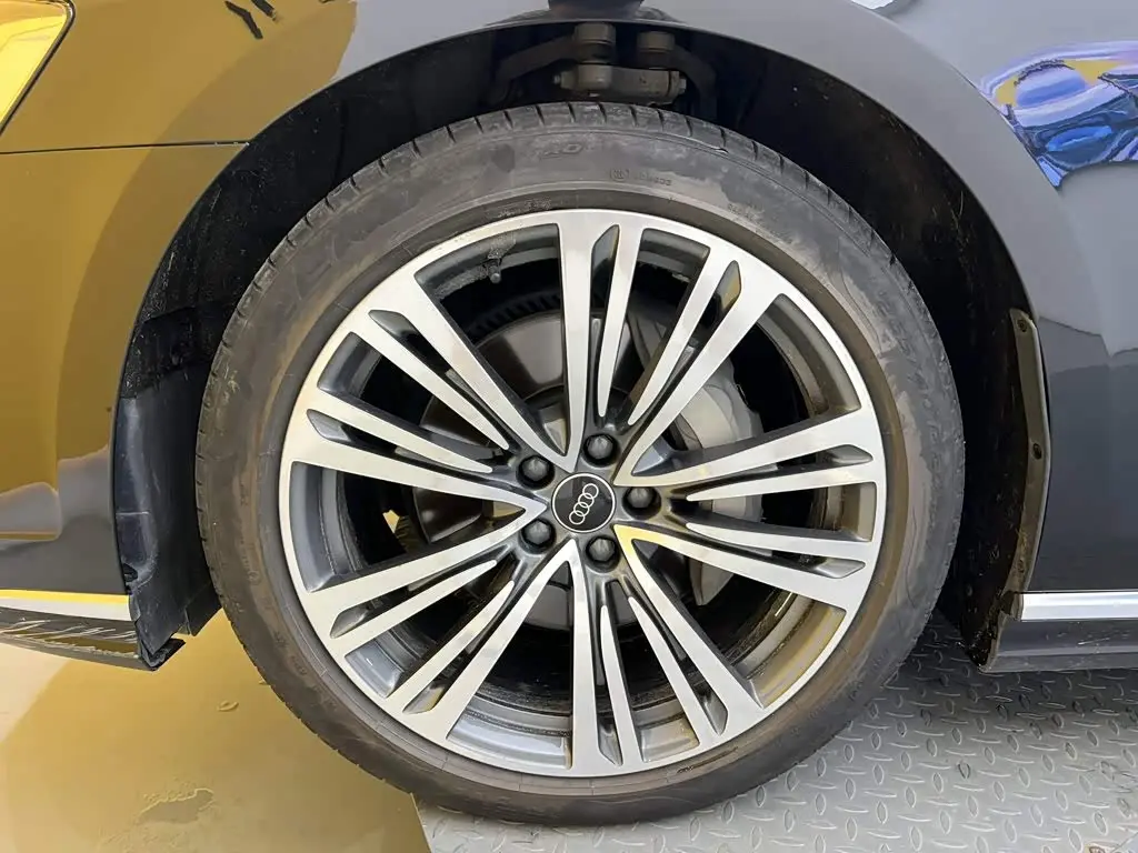 Audi A8 2024 — Photo 8/20