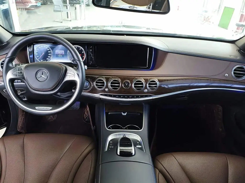 Mercedes-Benz S-Class 2015 — Photo 7/11