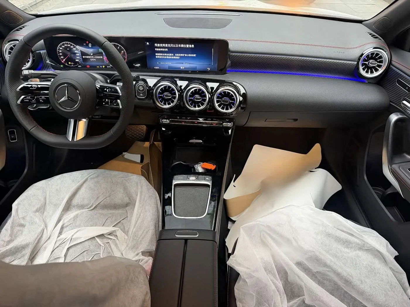 Mercedes-Benz A-Class 2025 — Фото 13/17