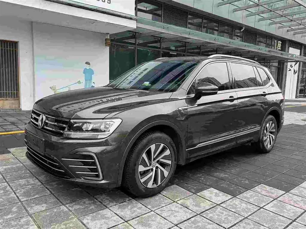 Volkswagen Tiguan L PHEV 2020 — Фото 2/8