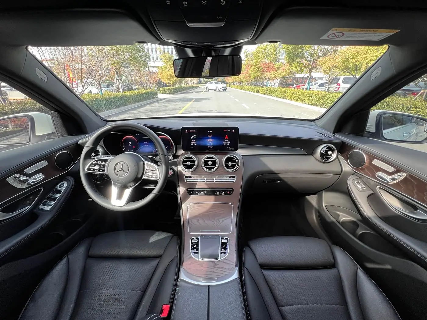 Mercedes-Benz GLC 2019 — Photo 4/17